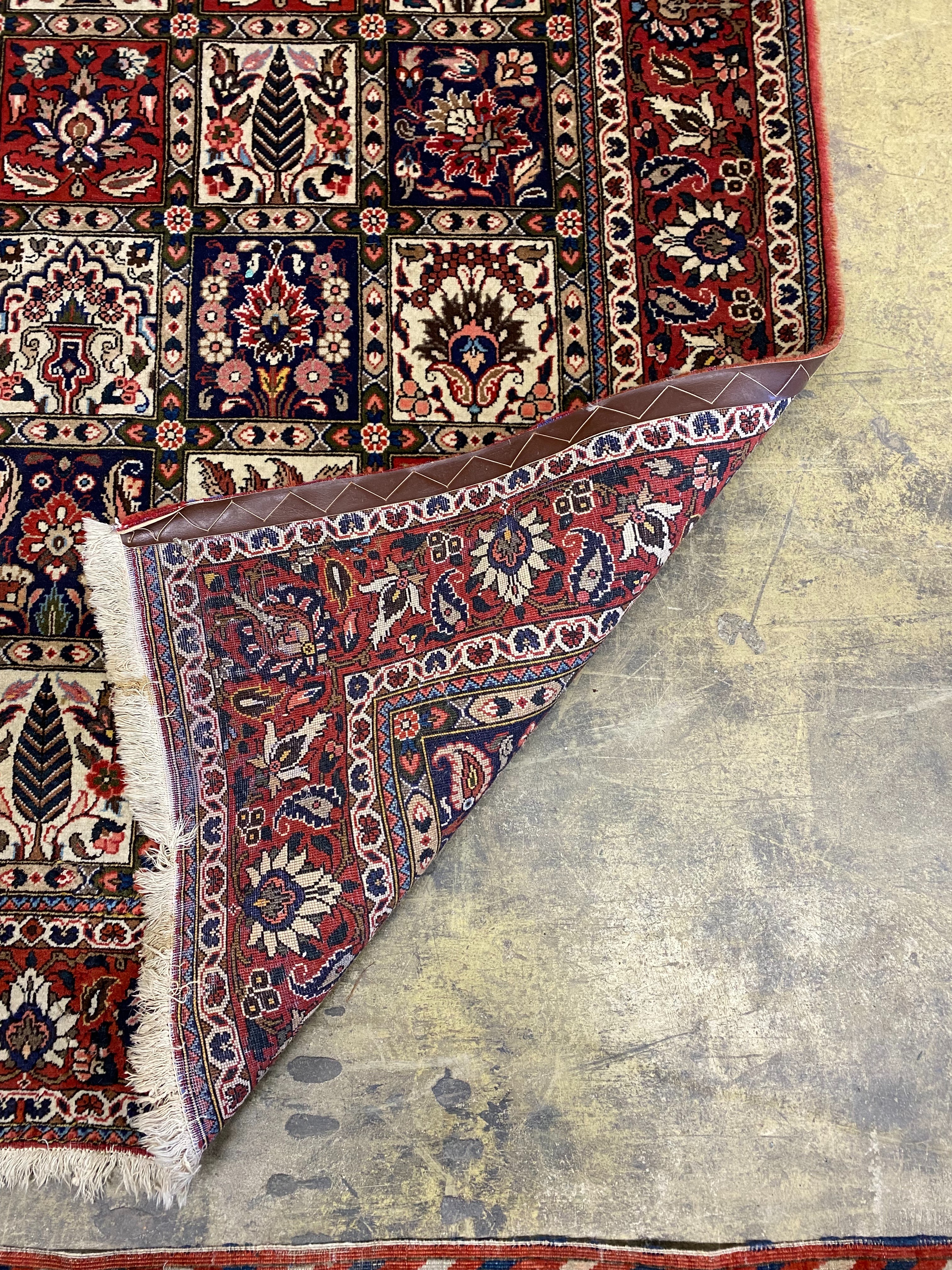 A Bakhtiari style rug, 250 x 160cm